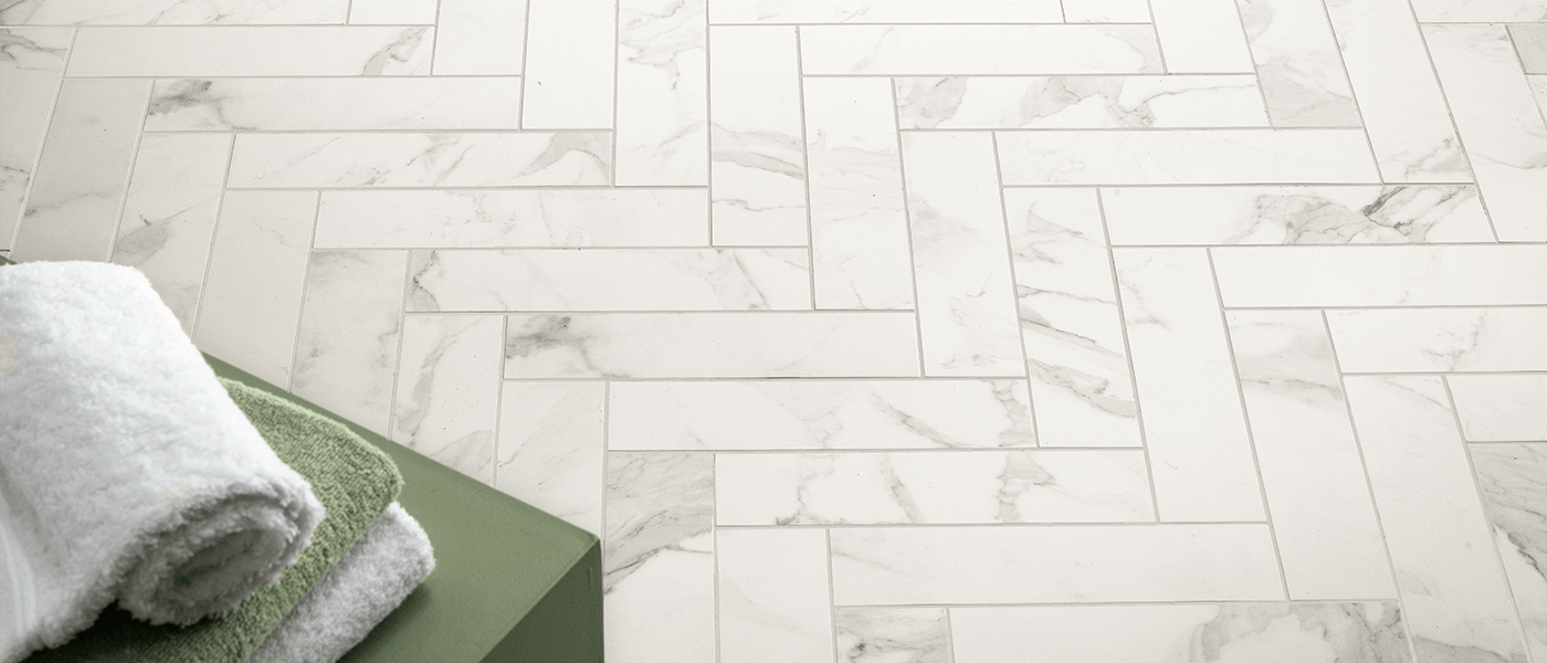 7 Budget-Minded Porcelain Tiles That Mimic Pricey Marbles