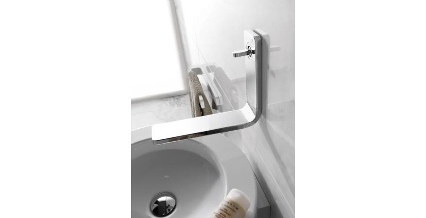 Porcelanosa Lounge wall mounted faucet