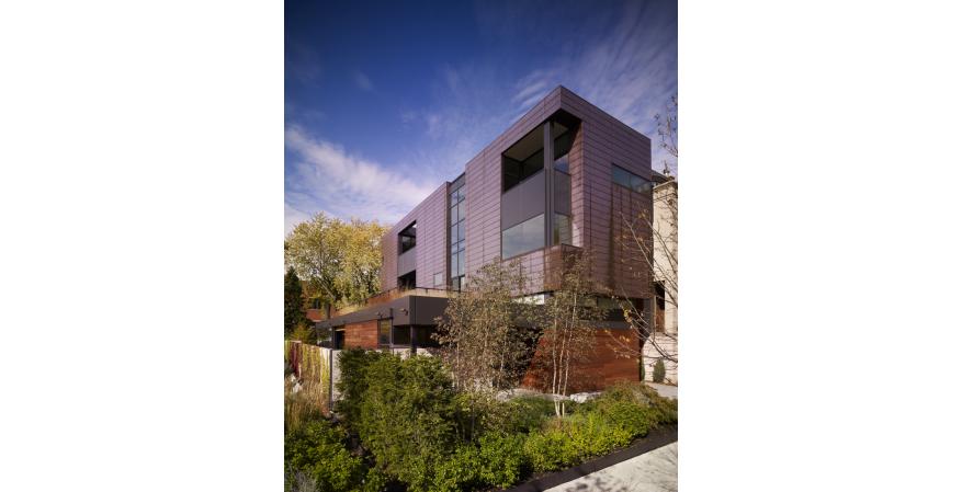 This single-family home in Chicago’s Lincoln Park neighborhood features copper cladding that was installed as a rainscreen, which allows the wall assembly to dry out and avoid premature mold.