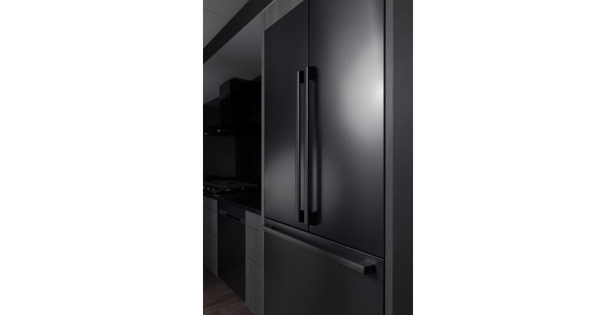 Part of the brand’s newly launched Chef Collection line of premium appliances, the fully integrated built-in refrigerator is the industry’s first 42-inch built-in four-door flex model with a FlexZone compartment that transitions from fridge to freezer at the touch of a button.