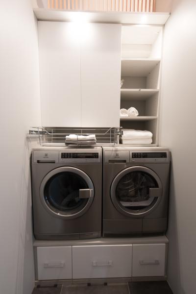 An Electrolux washer and dryer were used in "Making Room."